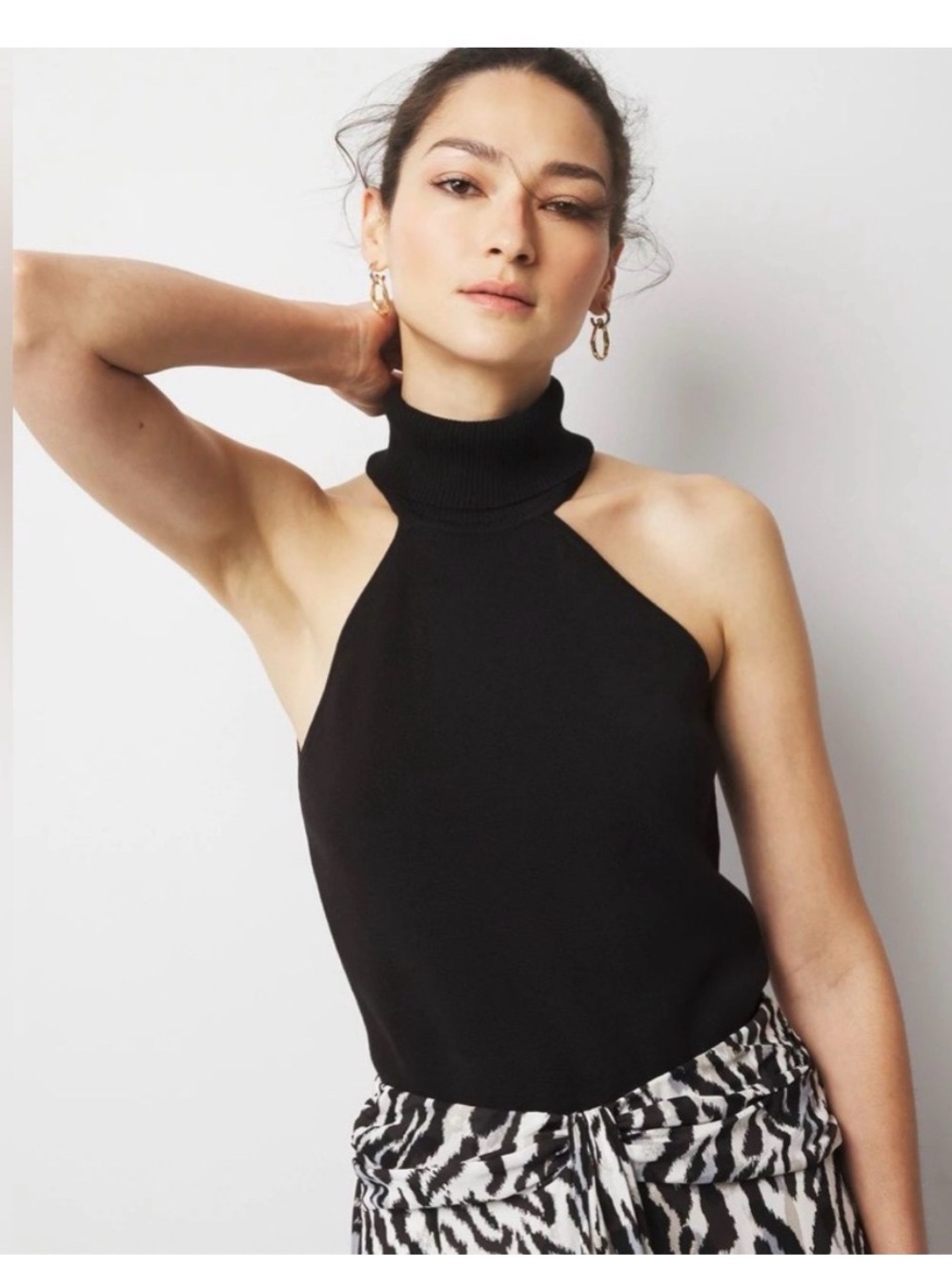 White House Black Market Black Sleeveless Turtleneck